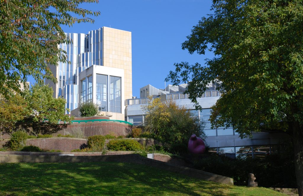 Museum Abteiberg, Ansicht aus Skulpturengarten Foto: Uwe Riedel